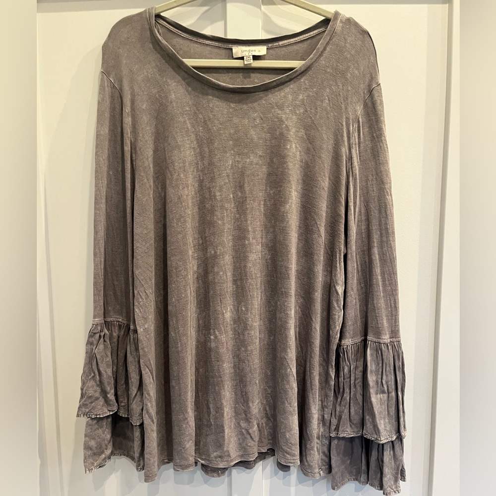 Women's Gray Flowy Top